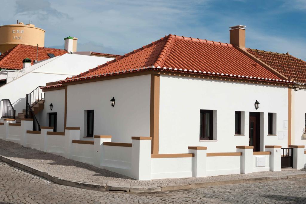 Westside Beach House Peniche Exterior photo